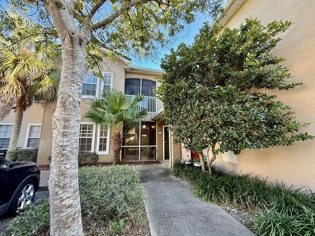 Building Photo - GROUND-LEVEL, 2-bedroom, 2-bath condo loca...