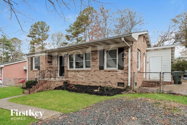 Building Photo - 2754 Mary Ave