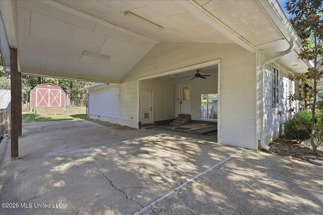 Building Photo - 117 McCree Dr