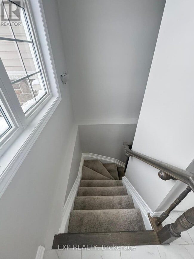 Building Photo - 168 Minikan St