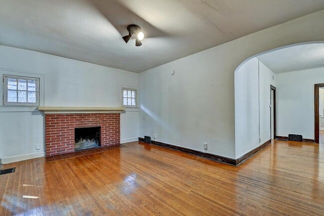 Building Photo - 4426 N College Ave