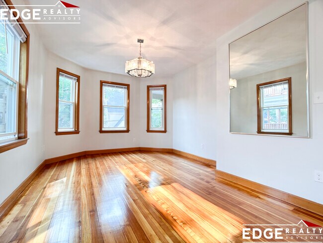 Building Photo - 31 Montfern Ave