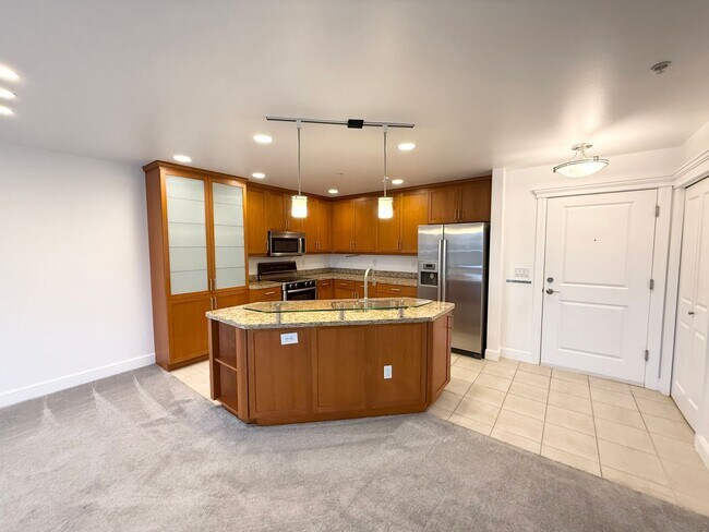 Foto del edificio - 2BR Condo with Private Patio Near Discovery Park – Blue Heron Community