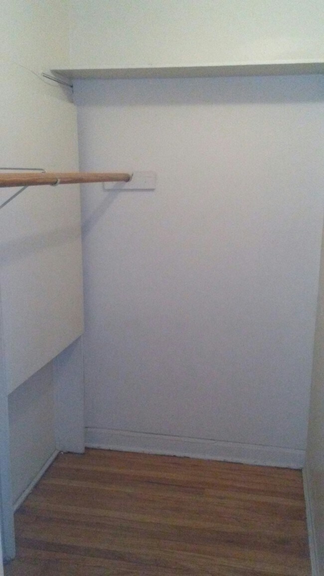 Foto del edificio - 2209 E 70th Pl