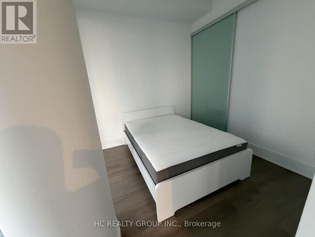 Building Photo - 50 Charles St E