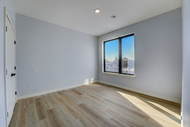 Photo - 1112 E Berks St Apartment