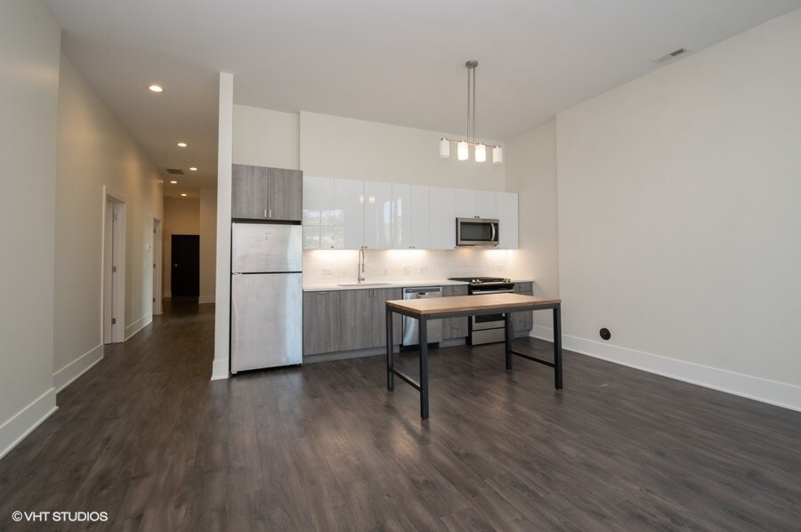 Foto principal - 3968 N Avondale Ave