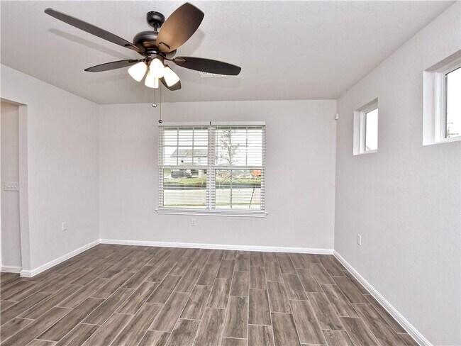 Foto del edificio - 9505 Grapevine Leaf Dr