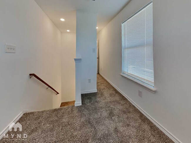 Foto del edificio - 3034 W Salinas St