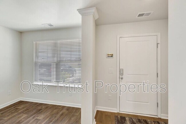 Foto del edificio - 703 Hilchot Dr