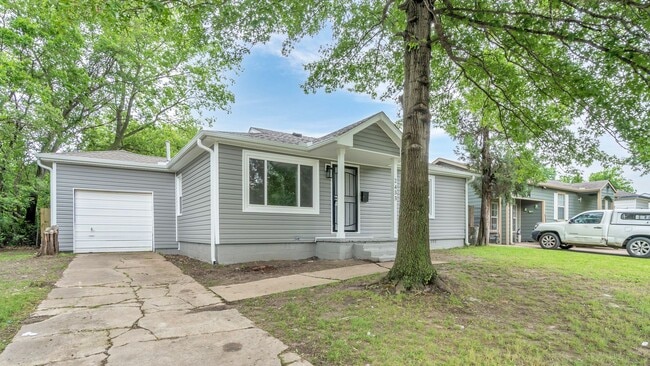 Building Photo - 3 bed/1bath! Fully remodeled!