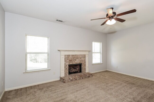 Foto del edificio - 766 Helm Ln NW