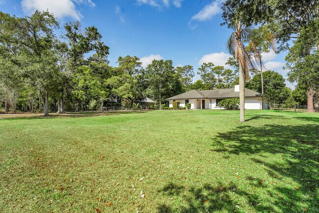 Foto del edificio - 17717 Bridle Ln