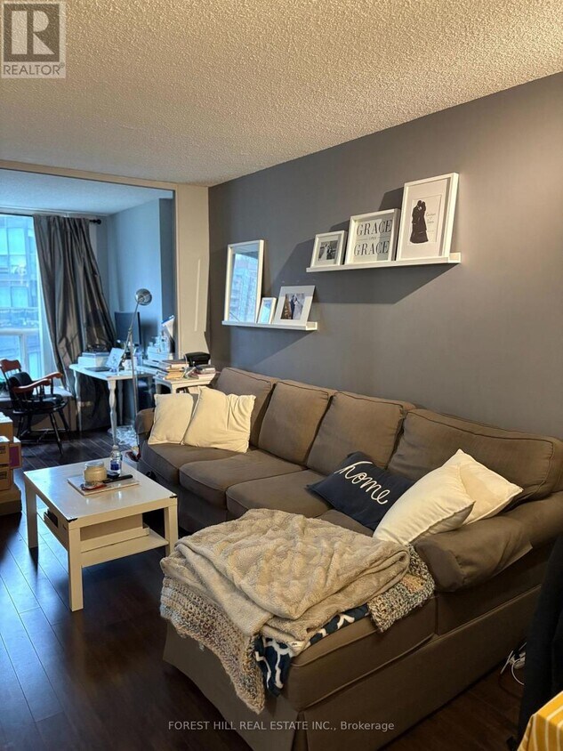 Photo principale - 24-824 Wellesley St W