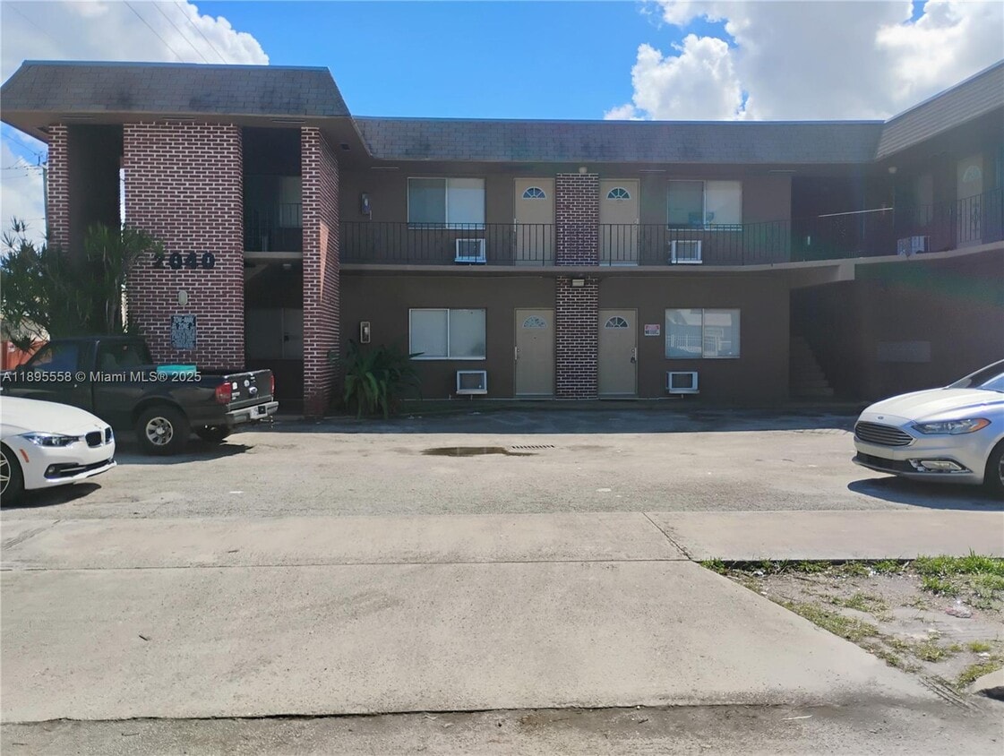 Foto principal - 2040 Funston St