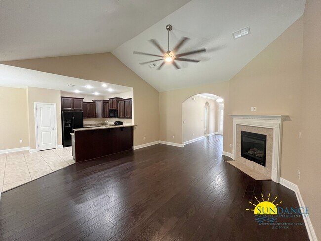 Building Photo - 3 Bedroom Home in Desirable Hammock Bay!