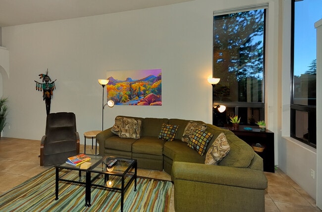 Building Photo - 75 Geronimo Dr