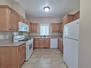 Building Photo - 1054 Mountain Shadows Blvd