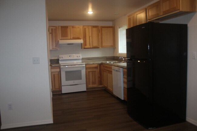 Building Photo - 3 Bedroom Ranch