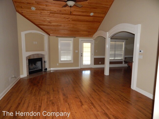 Foto del edificio - 4 br, 3 bath House - 5246 Maycomb Avenue