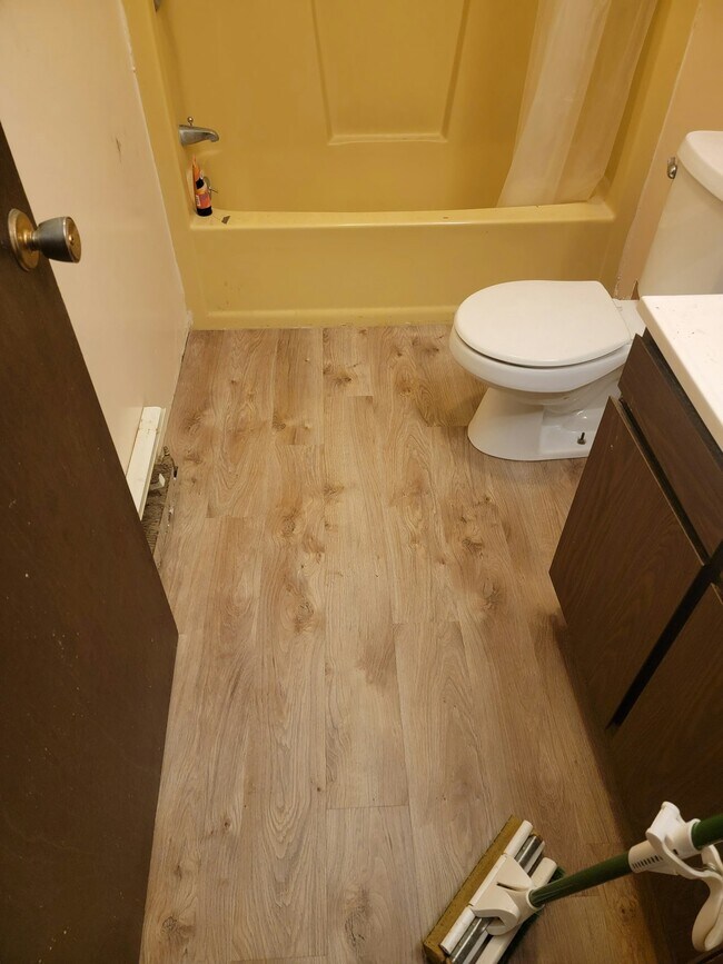 Foto del edificio - 405 Forest Ave