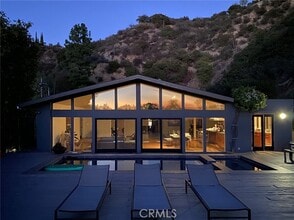Building Photo - 2420 Bowmont Dr