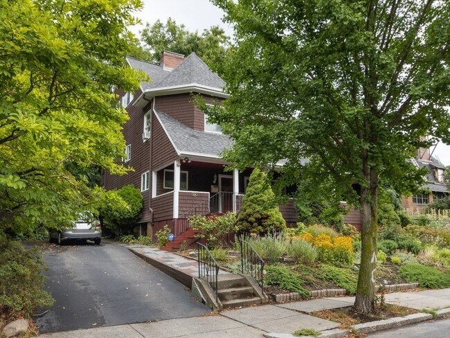 Foto del edificio - 128 Ashmont St