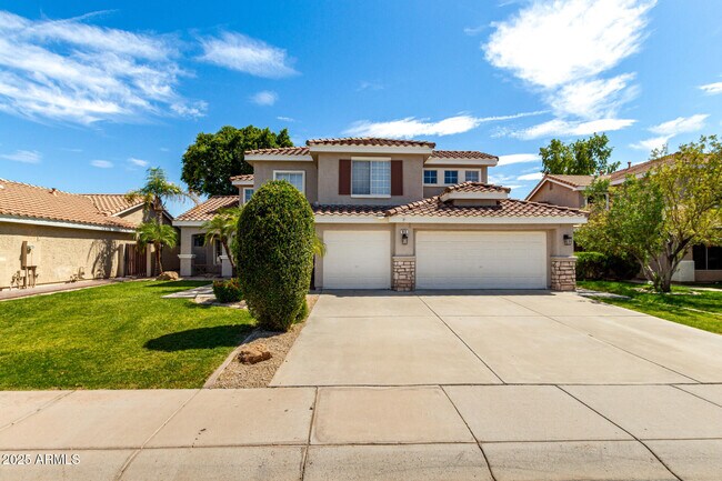 Building Photo - 913 W Juanita Ave