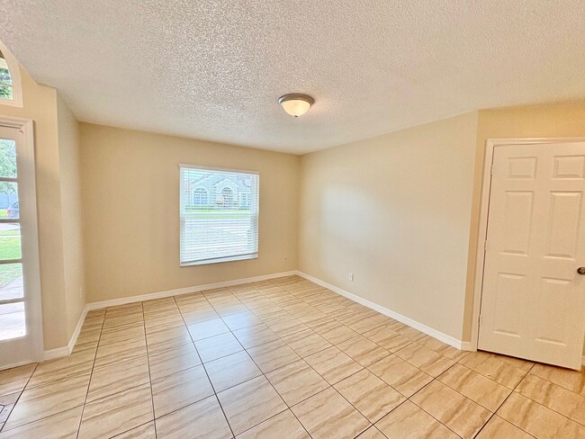 Foto del edificio - Beautiful 4BR/2.5BA Water View Home - Deer Hollow in the Deerfield Community!