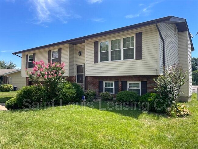 Building Photo - 12054 Trampe Heights Ln
