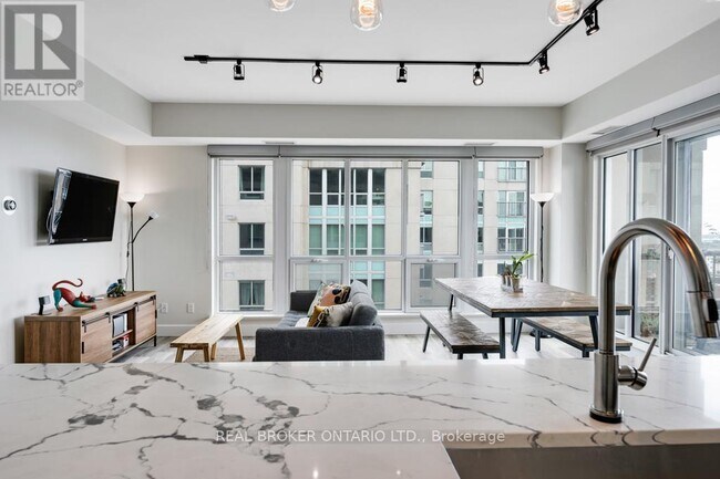 Photo du bâtiment - 200 Rideau St