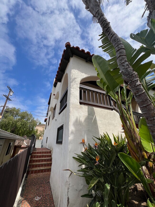 Building Photo - 914 Agate St