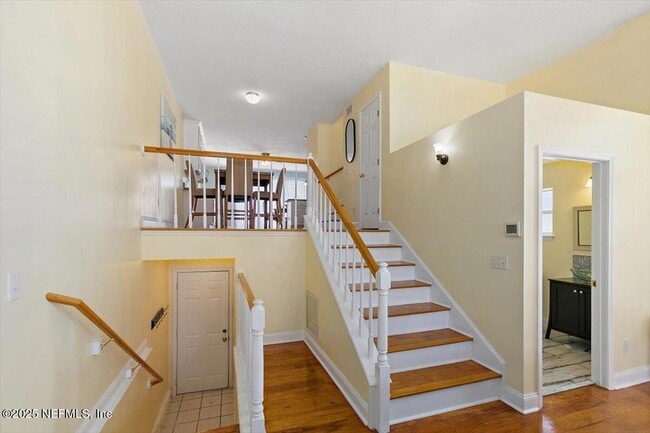 Building Photo - 217 7th Ave S