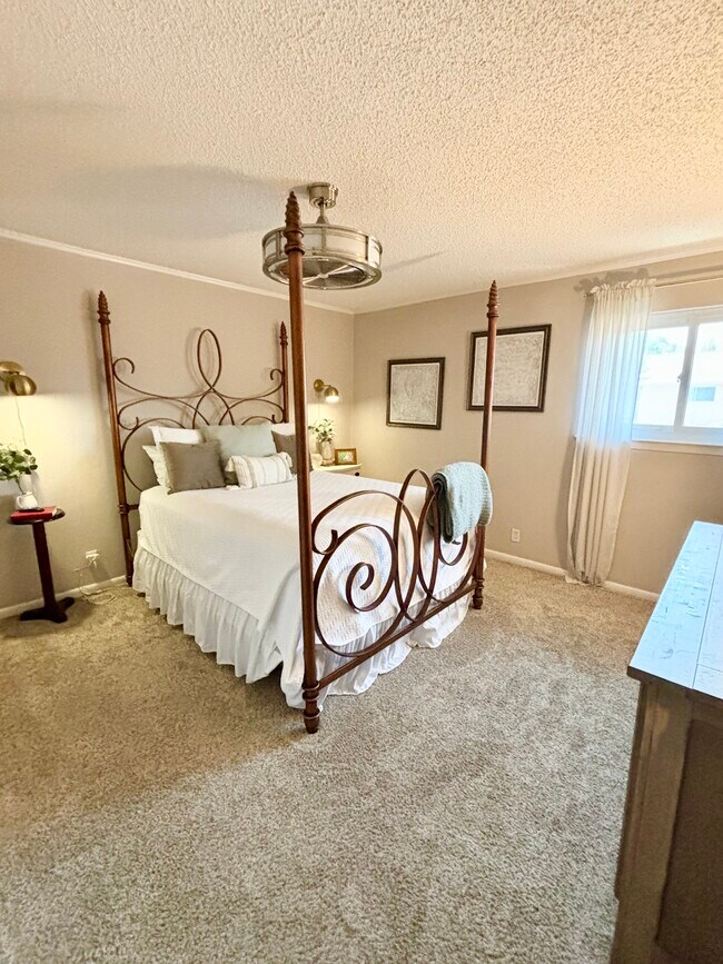 Foto del edificio - 1865 Coronado Hills Dr