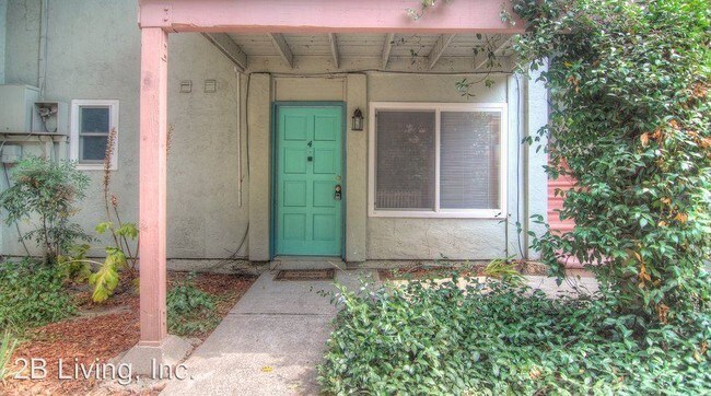 Building Photo - 300 Franciscan Ct