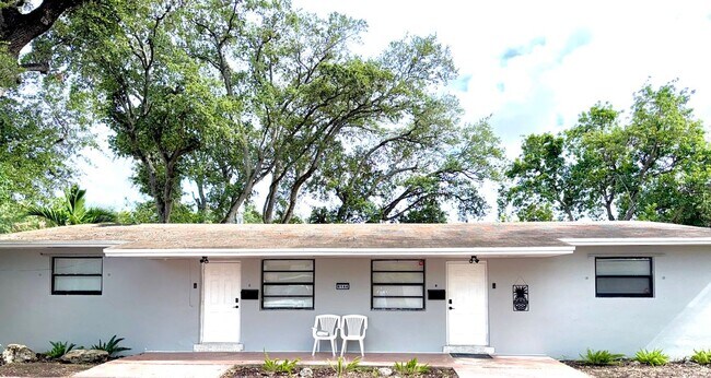Foto del edificio - 6144 SW 30th St