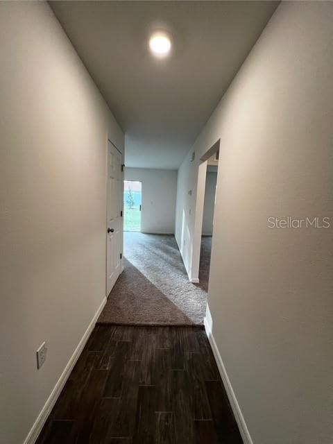 Building Photo - 8 Roxanne Ln