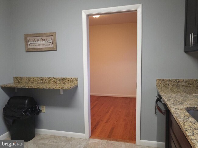 Building Photo - 89 Brookside Pl