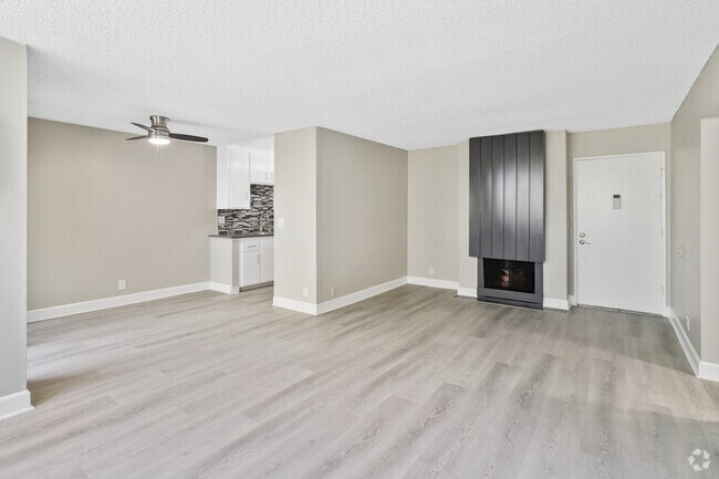 2BR, 2BA - 1,018SF - Living Room - Azul Apartments