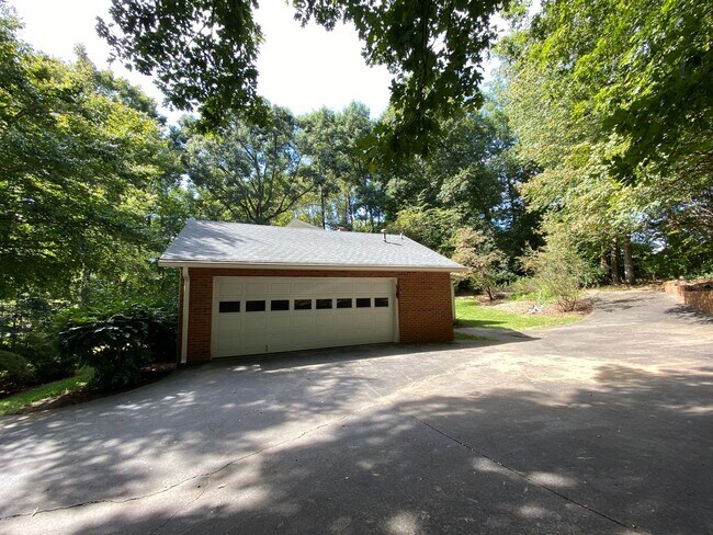 Foto del edificio - 3/2 convenient to Uptown Shelby, NC as well as the new 74 Bypass