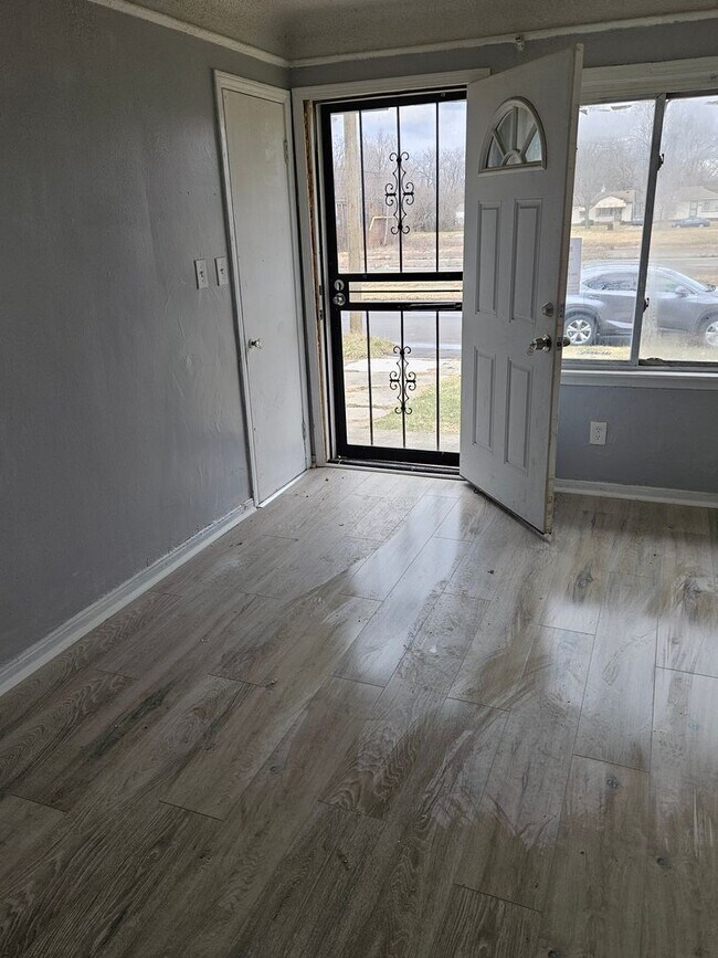 Foto del edificio - 2 bedroom ranch. Newly Renovated