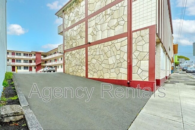 Building Photo - 1438 Liliha St