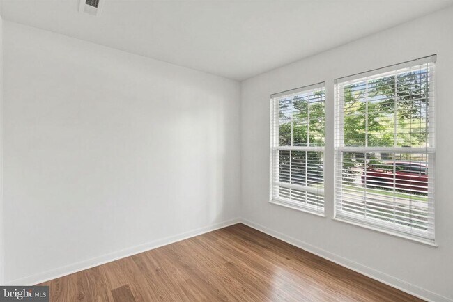 Foto del edificio - 1335 Argall Pl