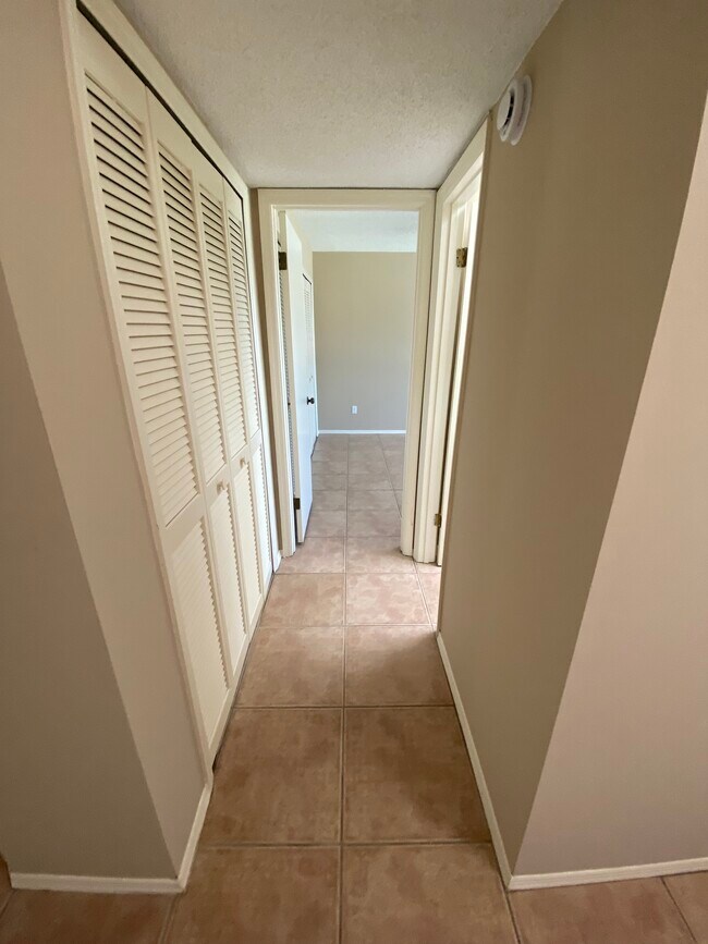 Foto del edificio - 2417 Brittany Ct