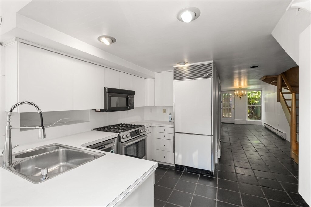 Foto principal - 93 West Cedar St