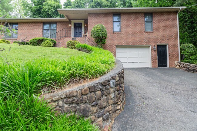 Foto del edificio - New Listing!