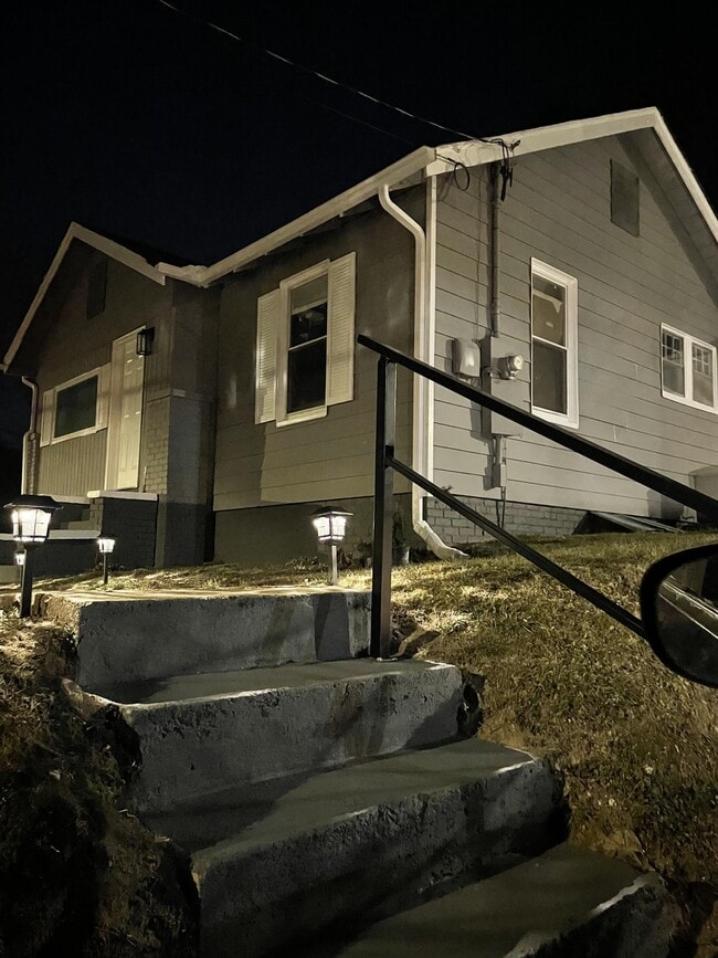 Photo - 3217 Through St House