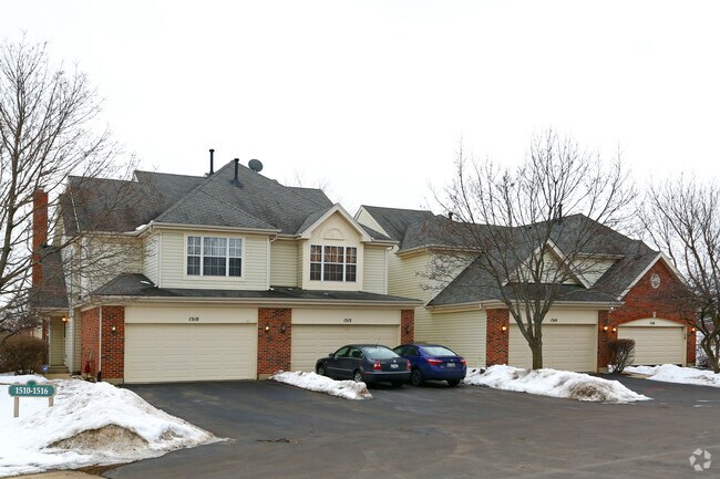 Building Photo - Links at Poplar Creek Townhomes