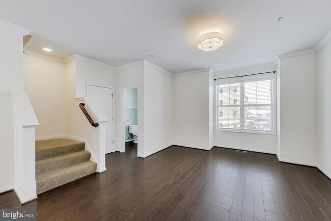 Foto del edificio - 22036 Plover St