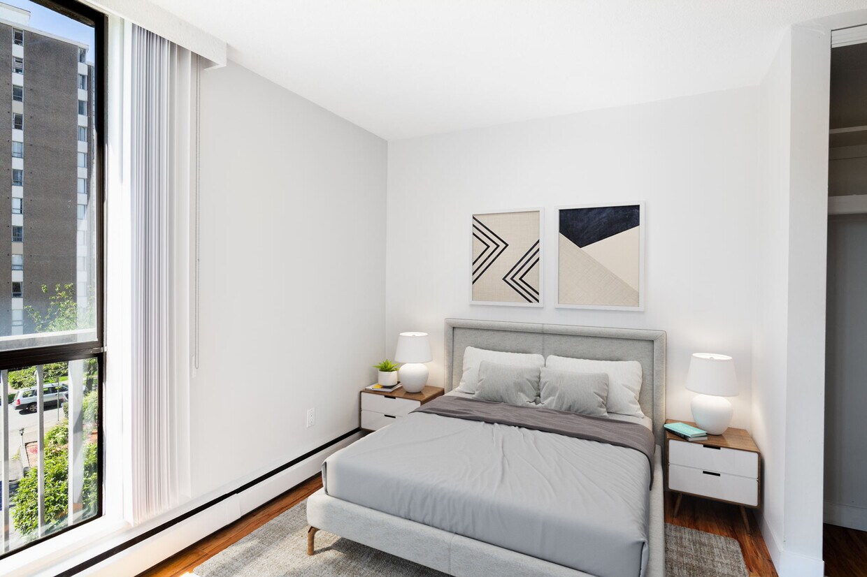 Building Photo - Hendry House